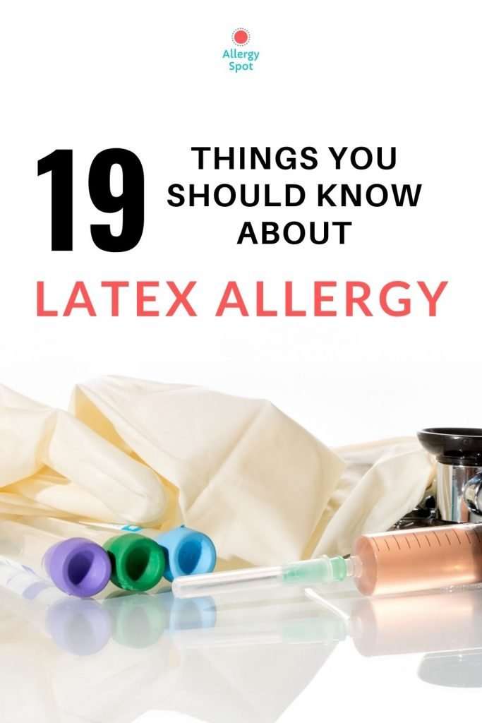 قفازات اللاتكس، وسدادات نوع إعلان الحقنة، وسماعة الطبيب مع النص "19 شيئًا يجب أن تعرفه عن حساسية اللاتكس"